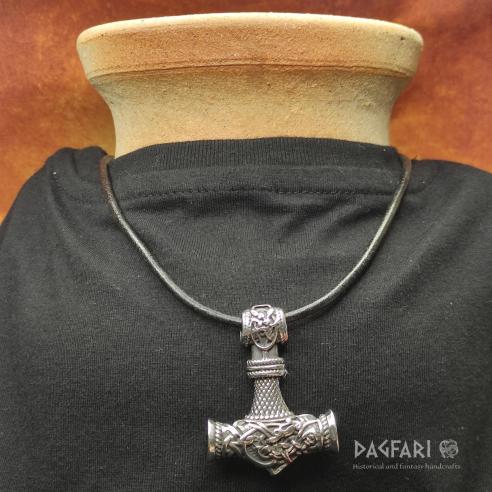 BROKK - Wunderschön verzierter Thors Hammer aus rostfreiem Stahl