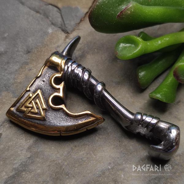 Protective symbol VALKNUT - Thunder Axe - Steel with gold patina