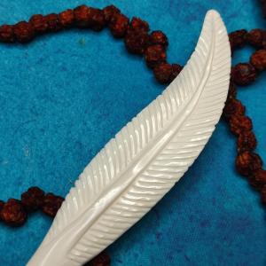 SAELIND feather-shaped hairpin, hand-carved bone 2