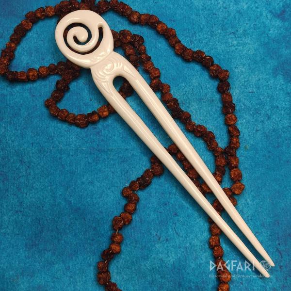 MALVÍNA Polished bone hair pin with spiral