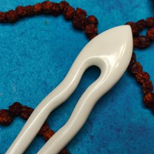 CAOILFHOINN Originální jehlice z kosti do vlasů 2