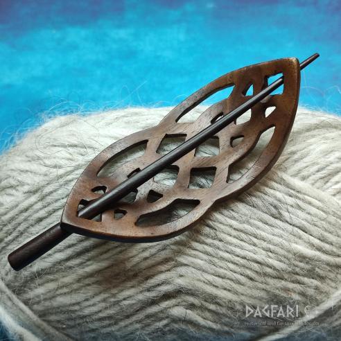 UNA Dřevěná oblouková ,,D" spona do vlasů, s jehlicí skrz drdol