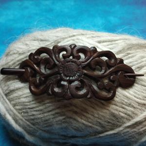 RÓS Wooden arched ,,D" hairpin, with needle through chignon 2