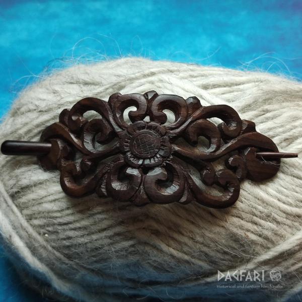 RÓS Dřevěná oblouková ,,D" spona do vlasů, s jehlicí skrz drdol