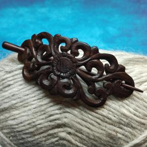 RÓS Wooden arched ,,D" hairpin, with needle through chignon