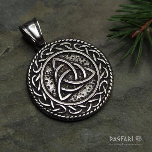 CELTIC - Rundes keltisches Amulett mit Triskele