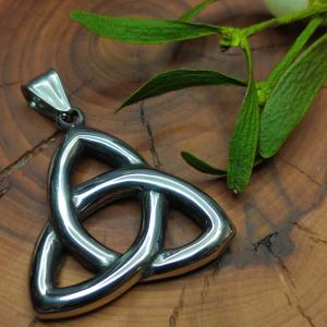 SHANA Keltský symbol TRIQUETRA, čistá, elegantní