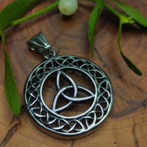 CELTIC Carved Celtic knot, triquetra