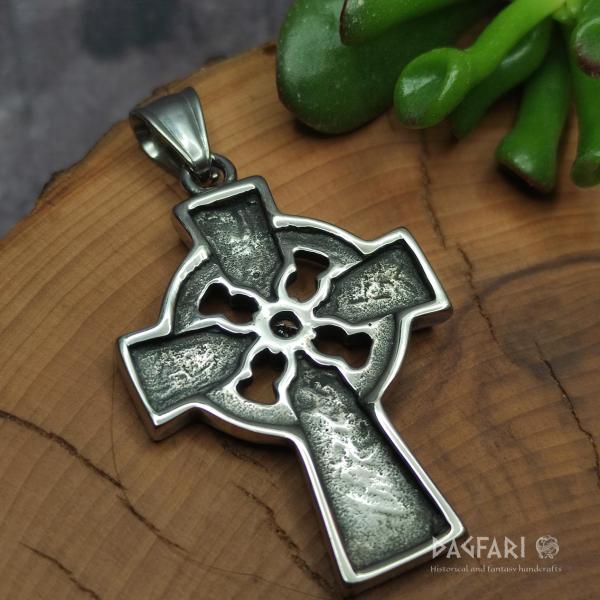 CELTIC Keltisches Kreuz mit klarem Zirkon, hypoallergenem Stahl