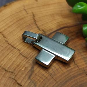 Moderní KŘÍŽ z chirurgické oceli, rovnoramenný, 3D efekt 2