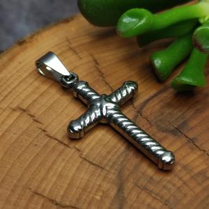Gebundenes Kreuz, klein, gedrehte Optik, Edelstahl