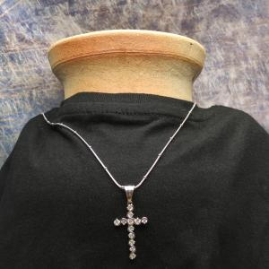 Beautiful modern design cross with clear cubic zirconia 2