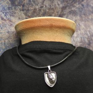 PRAYING HANDS amulet - symbol of supplication to God in the coat of arms 2