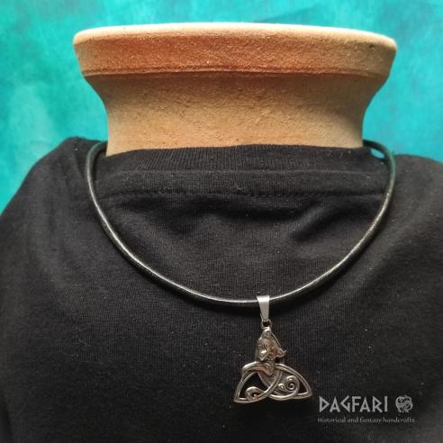 TRIKVETRA S KOČKOU, malý amulet s pletenci