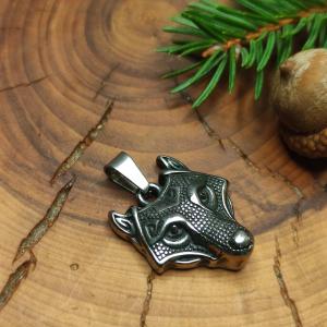 OCHRÁNCE SMEČKY - zdobená vlčí hlava a runa Inguz