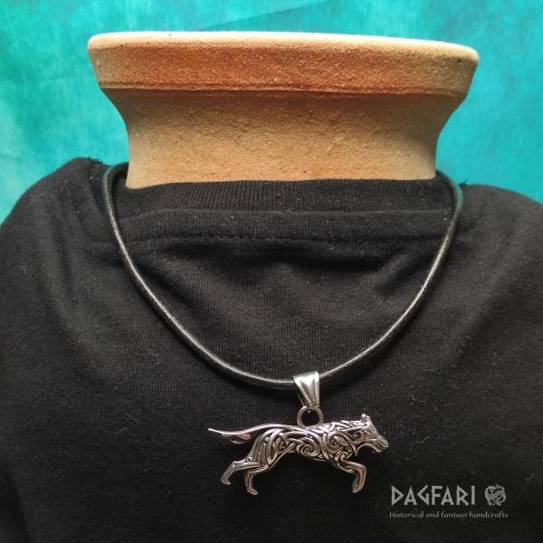 BĚŽÍCÍ VLK - přívěsek tělo šelmy z mytických pletenců