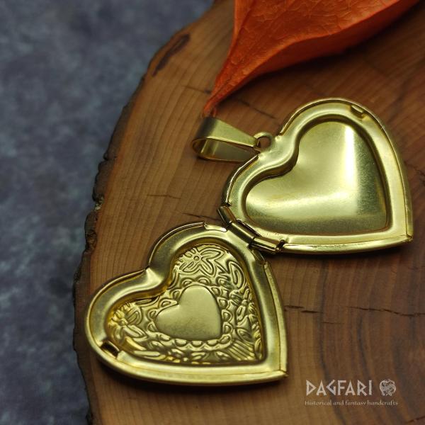 ♡ ROMANTIC HEART - Opening medallion for photo, decorated, golden colour