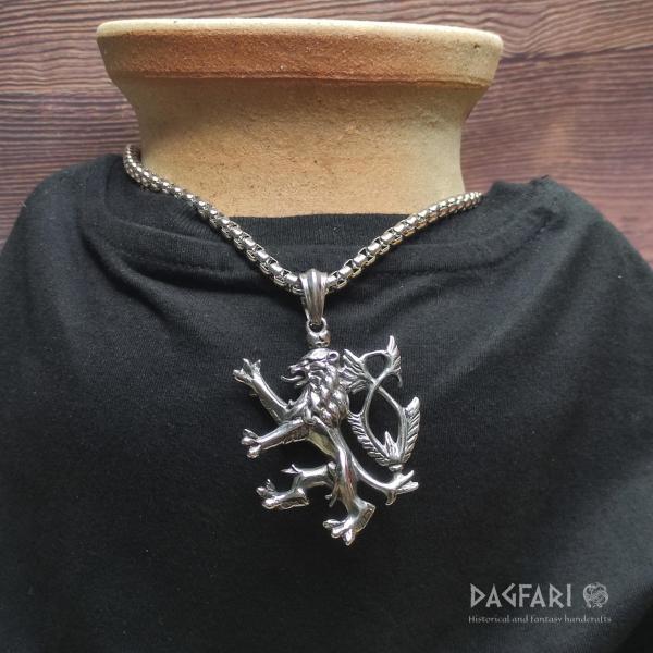 Hrdý ČESKÝ LEV - dvouocasý znak české státnosti