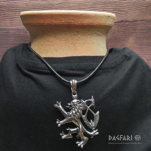 Hrdý ČESKÝ LEV - dvouocasý znak české státnosti