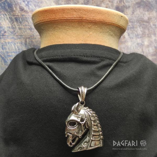 Pendant GOTHIC - Jorik, obscure skeletal horse
