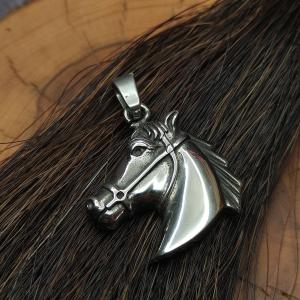 Kůň MUSTANG - hlava koně s uzdou, přívěsek z nerezové oceli 2